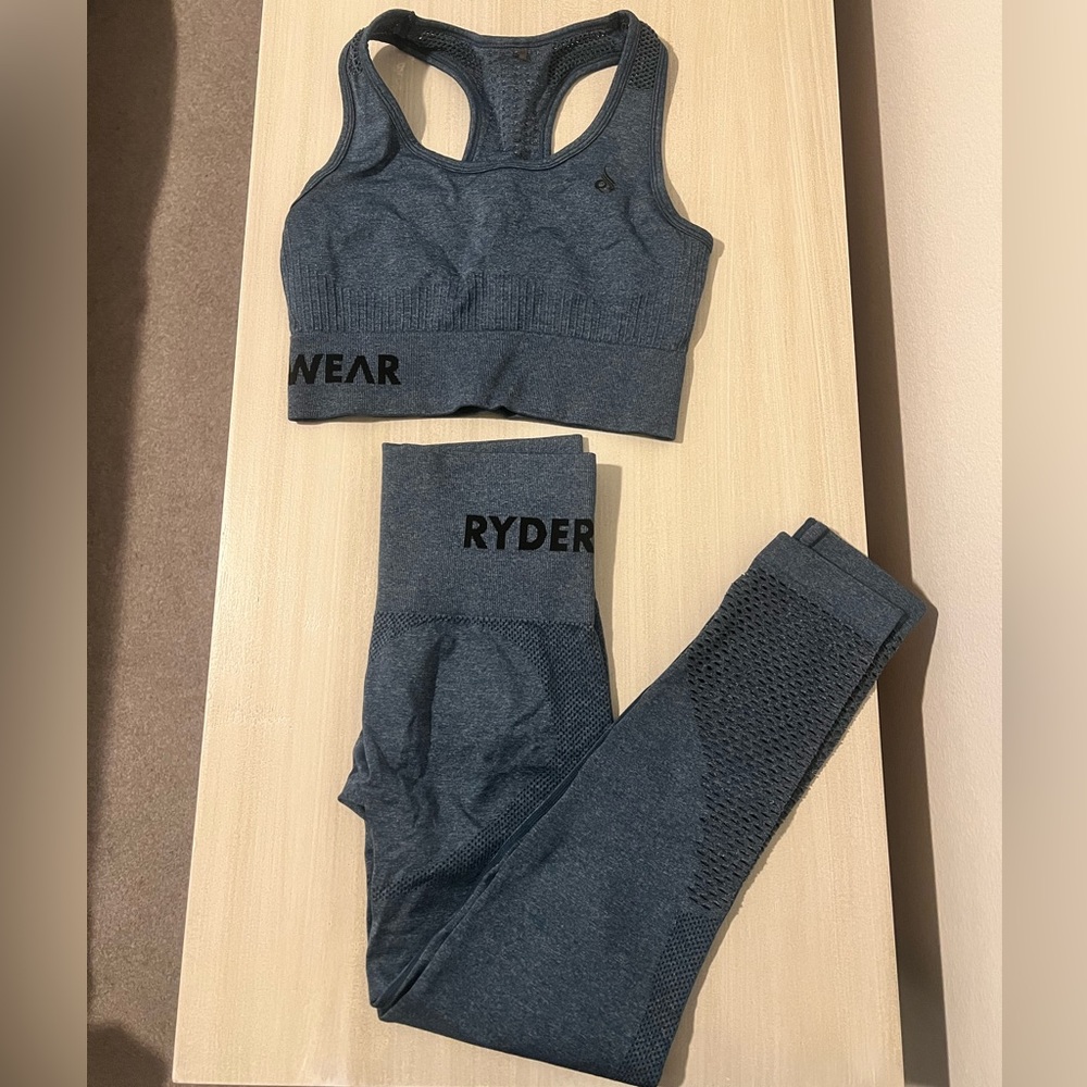 Ryderwear Seamless Leggings and Matching Sports Top - Blue/Green (Small)